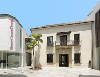 The Courtyard of the Palacio de Villalón
