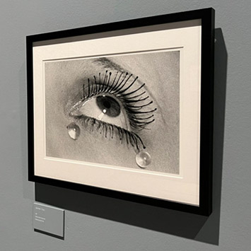 Las fotografías más icónicas de Man Ray, en la nueva exposición del Museo Carmen Thyssen